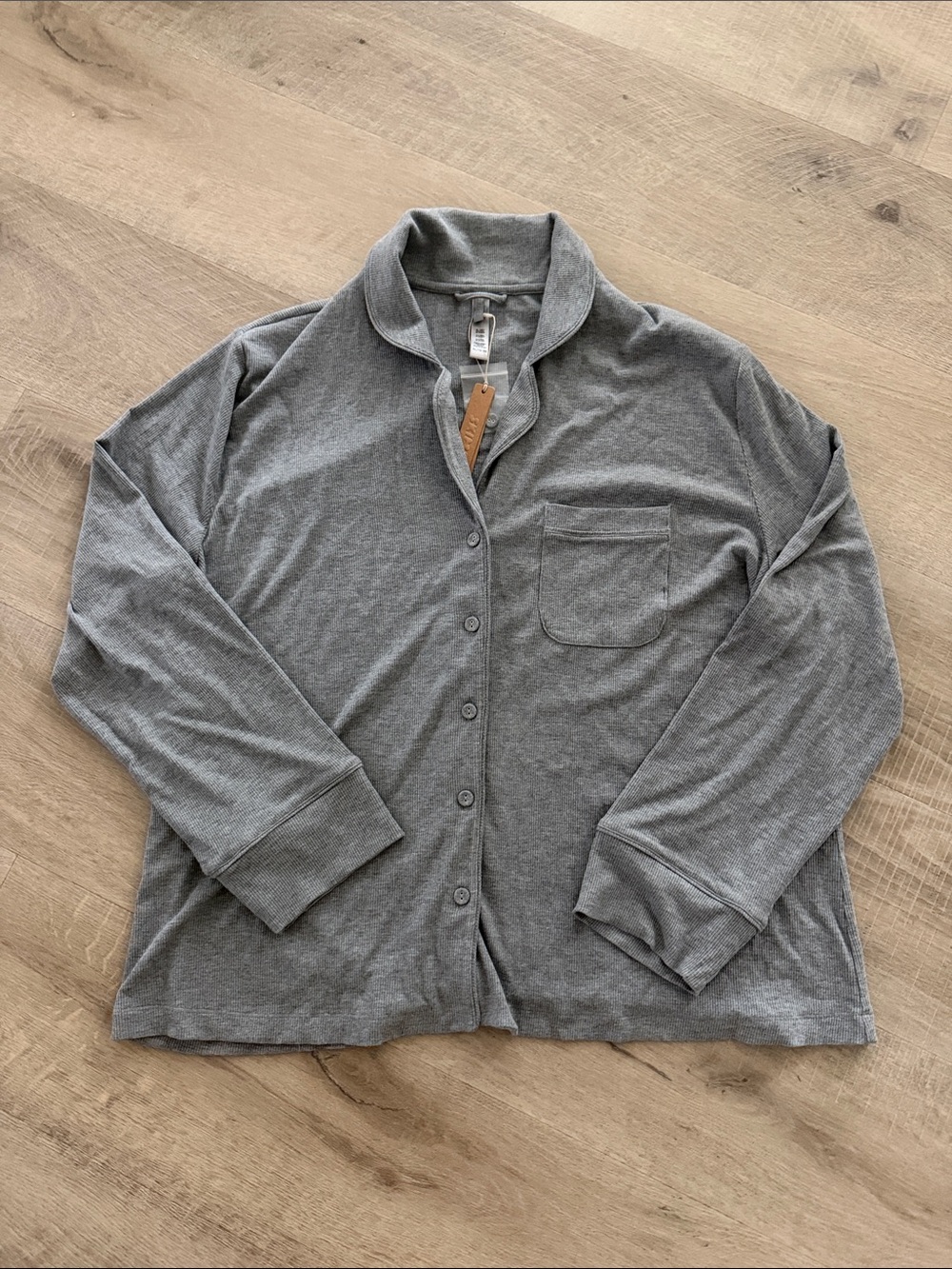 NWT Skims women’s soft lounge button up sleep top. heather grey, size Large